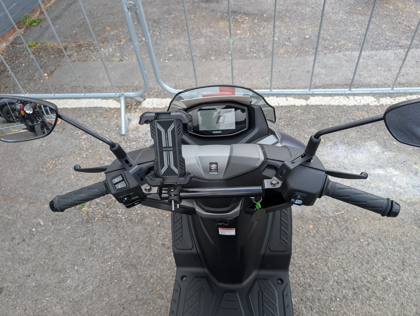 2026 Suzuki Burgman 125 EX Street — photo 7